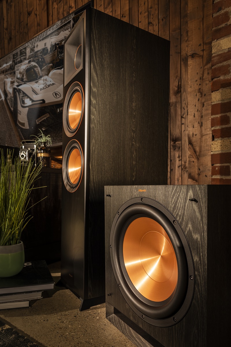 Klipsch_Reference_Premeire_Lifestyle_87.jpg