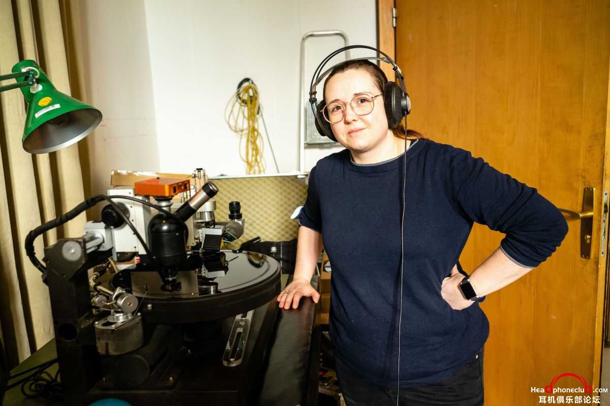 sidney-meyer-in-studio.jpg