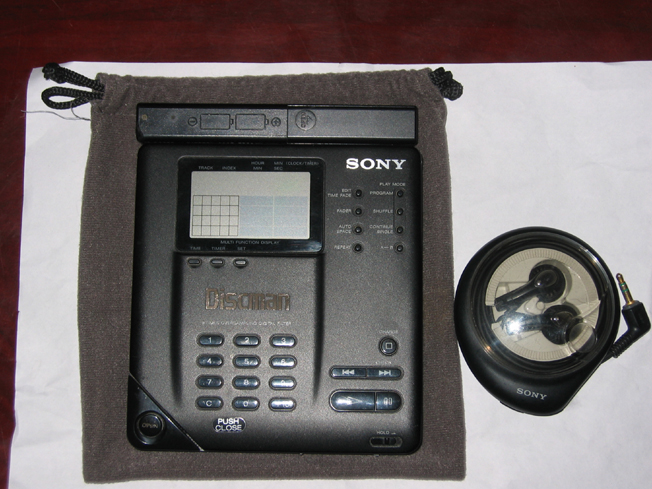 SONY CD discman D-35 002.jpg