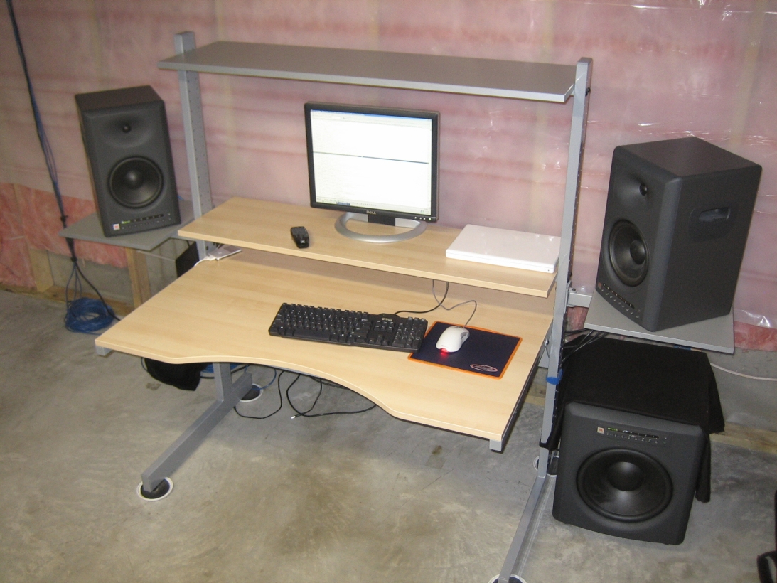 desk0320.jpg